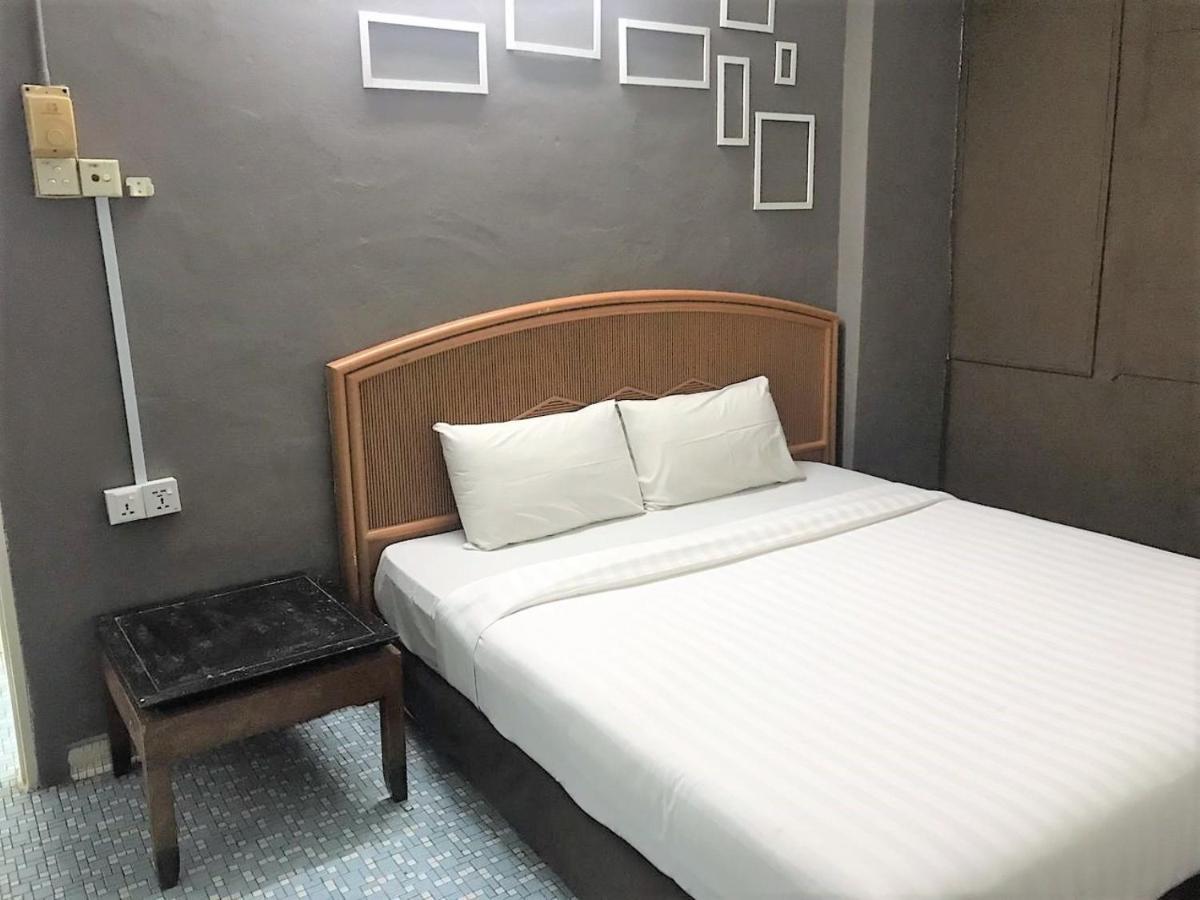 Oyo 90465 Pelangi Baru Hotel Johor Bahru Eksteriør bilde